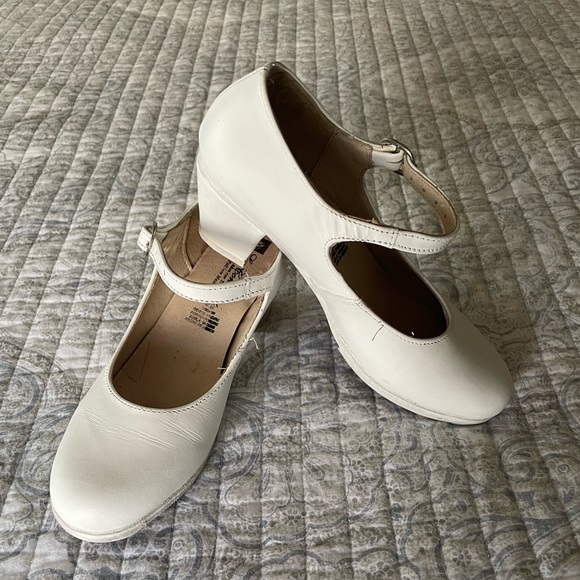 White Folklorico Shoes! - Picture 1 of 4